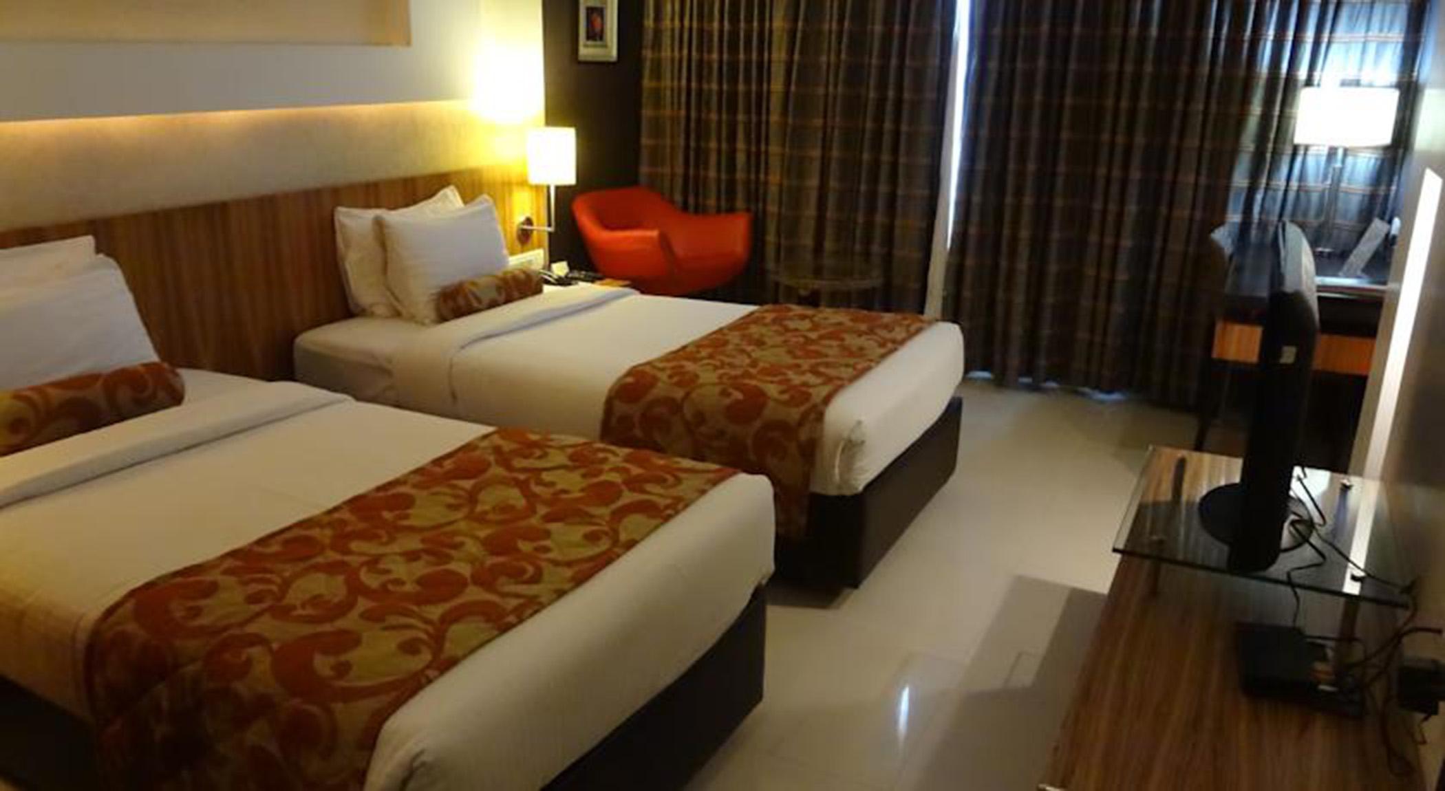 Hotel Satkar Residency Thane Bagian luar foto